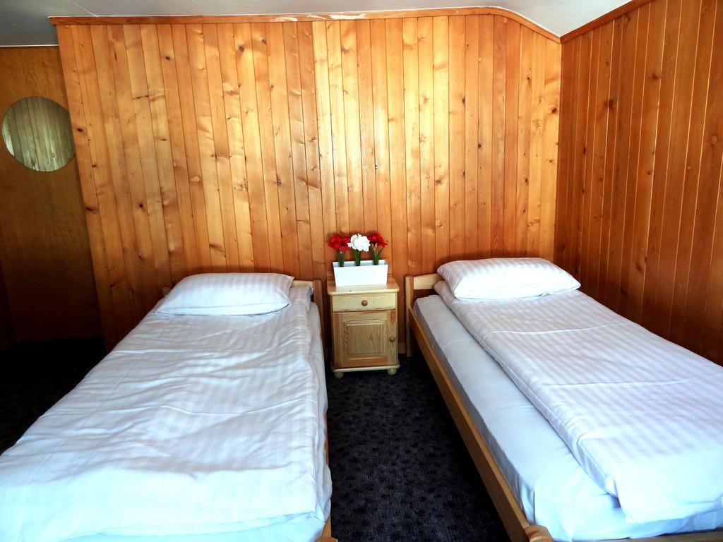 Base Cafe Appartement Lauterbrunnen Buitenkant foto