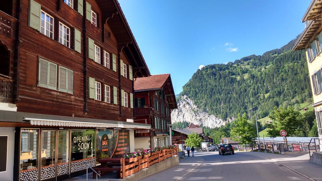 Base Cafe Appartement Lauterbrunnen Buitenkant foto